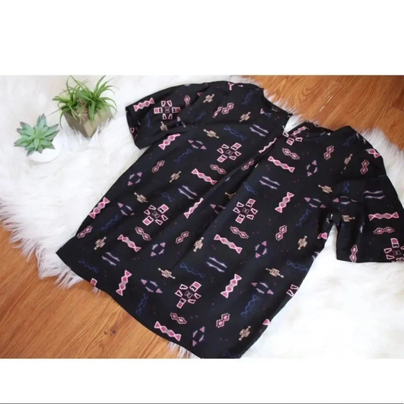 Short sleeve sheer top - Picture 2 of 2